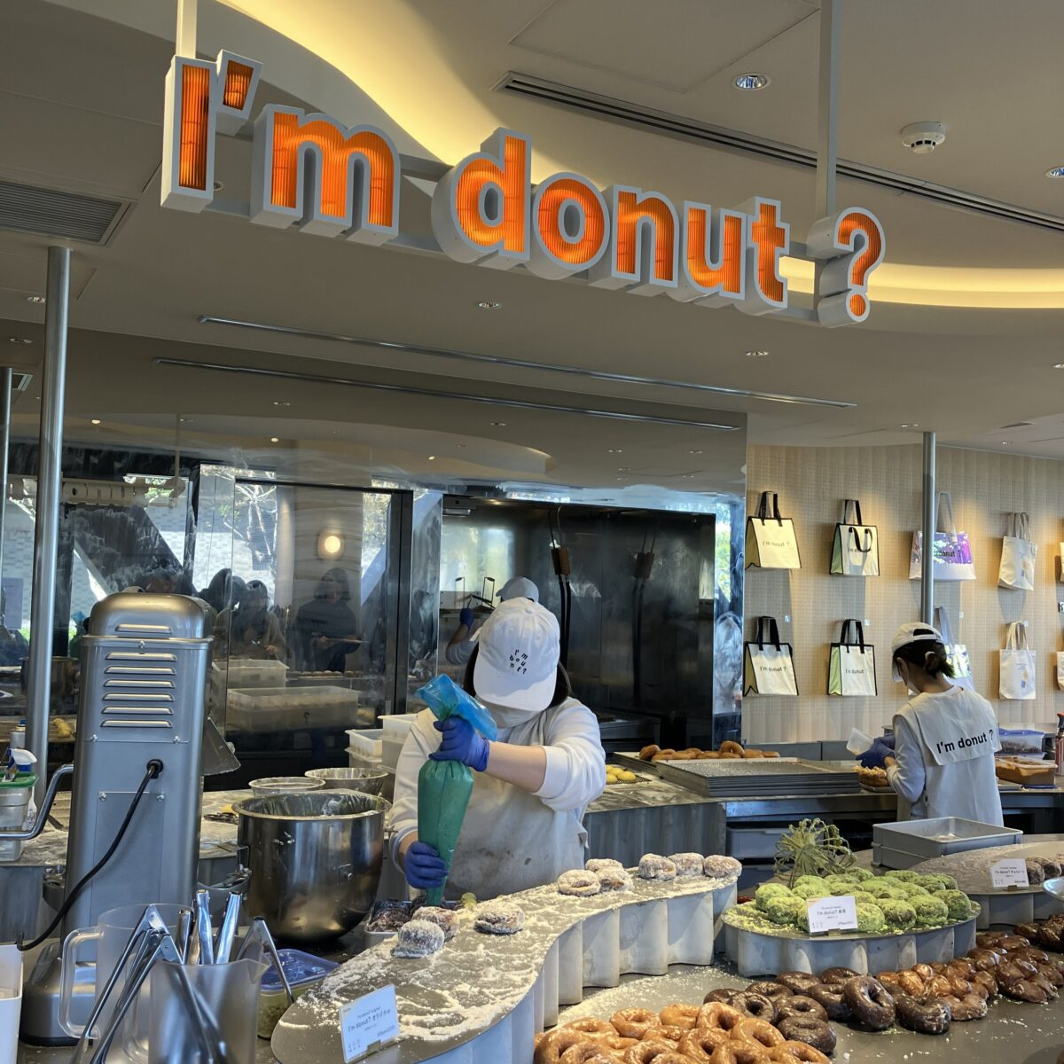 『I'm donut ?』横浜臨港パーク店の店内の様子