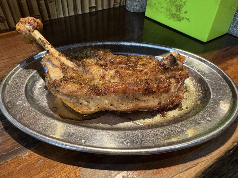 高松の名物を食べ比べ！骨付鳥 蘭丸でおやどりとひなどりを両方食べてみた