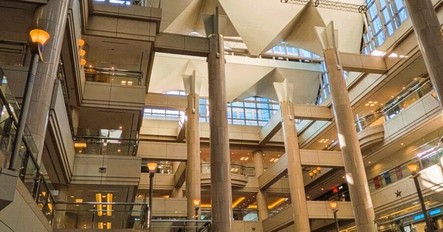 ランドマークプラザの内観