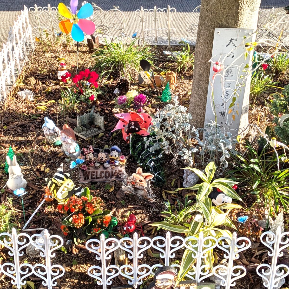 住民が手入れしている東横フラワー緑道の花壇