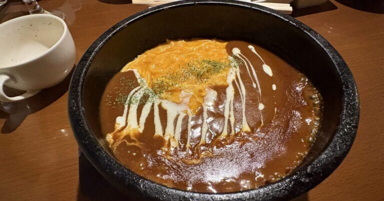 加古川市の絶品石焼オムライス｜最後まで熱々を楽しめる「クローバーキッチン」に行ってみた