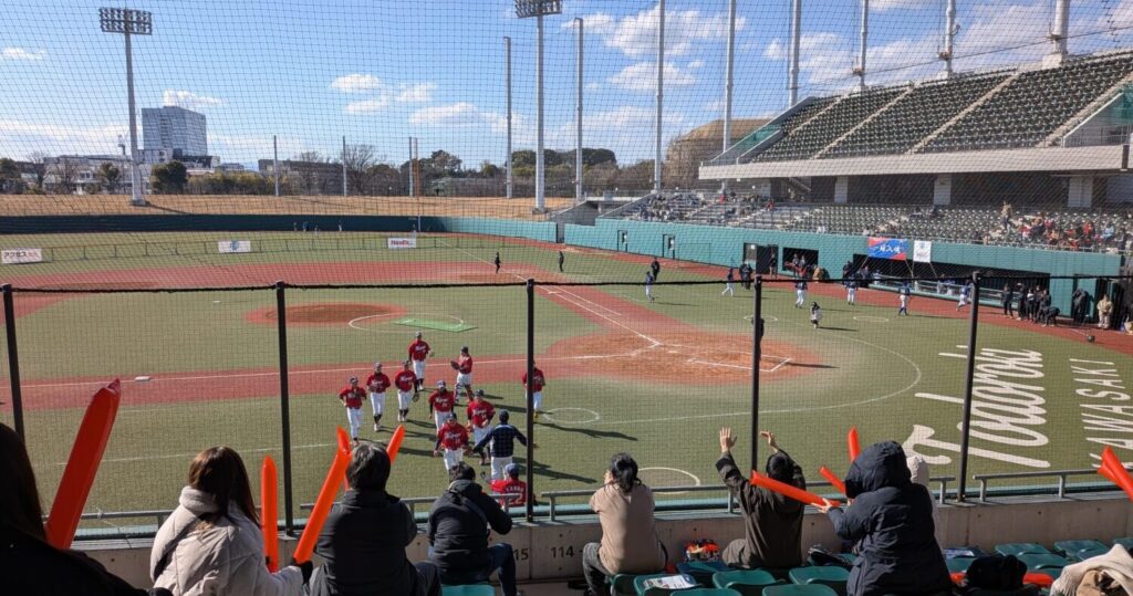 オール宮城ソフトボールクラブと観客の様子