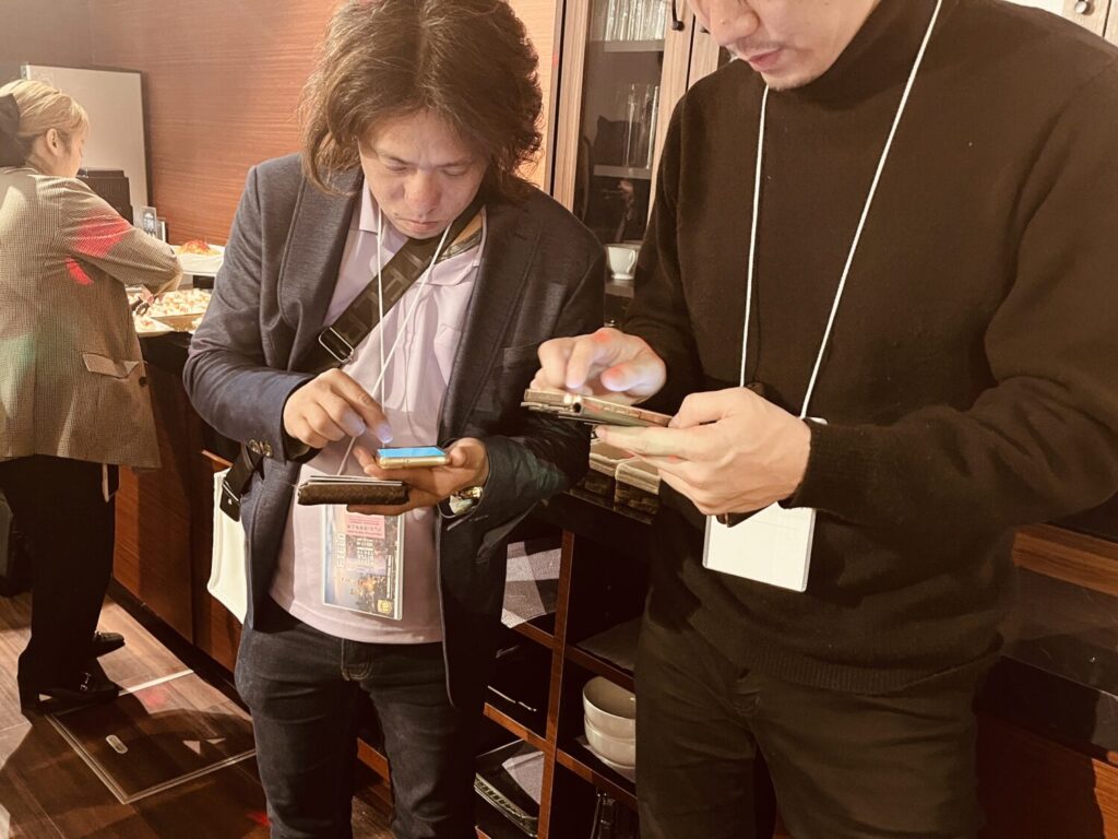 公式スマホアプリでつながる