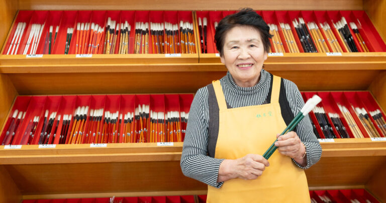 「私らの世界には答えがない」書家を魅了する伝統工芸士の筆づくり