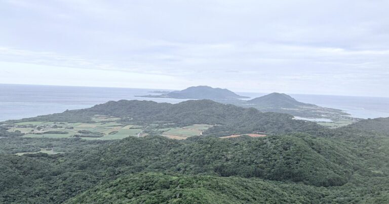石垣島「野底岳（マーペー）」山頂は片道約20分でたどり着く、360度のパノラマが広がる大絶景スポットだった！