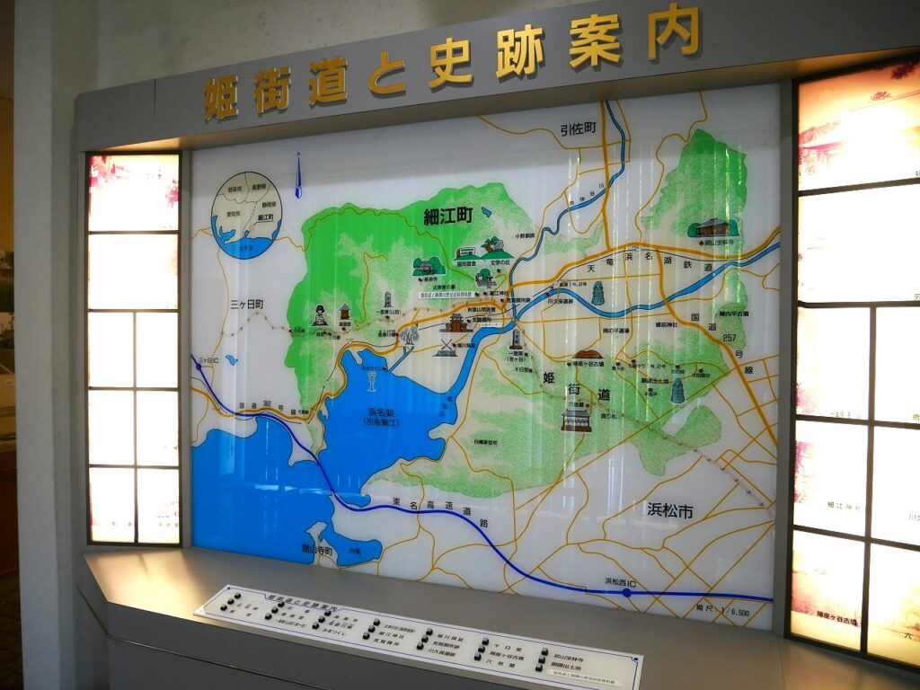 2階展示室への出入口前パネル