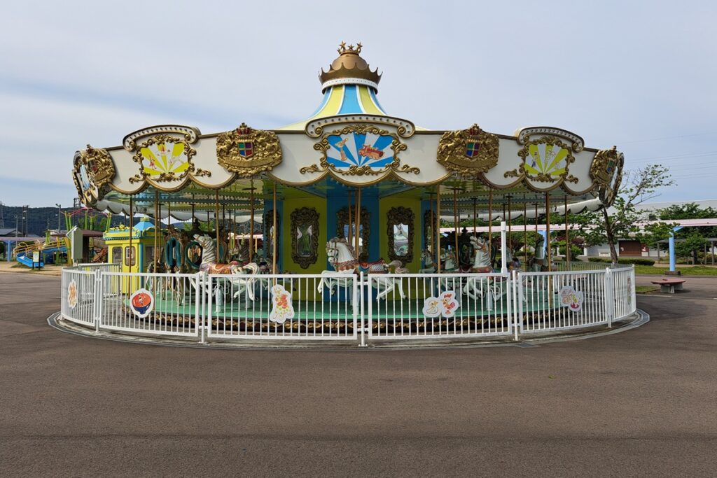 おもちゃの国のメリーゴーランド