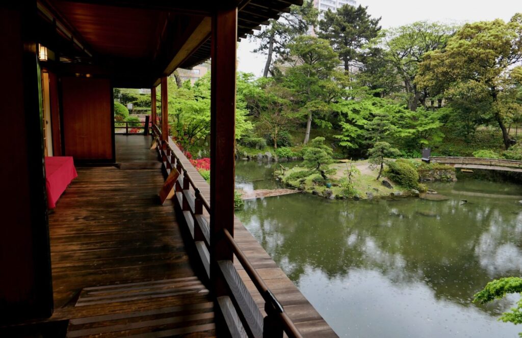 小倉城庭園（北九州・小倉）：過去最多の来場数を記録。インバウンドも増加中
