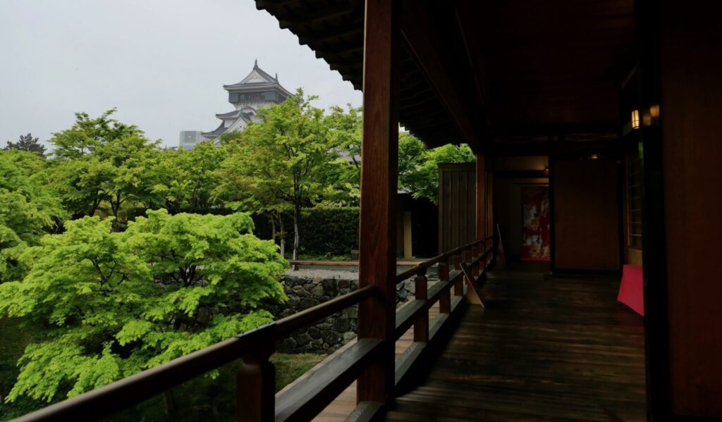 小倉城庭園（北九州・小倉）：過去最多の来場数を記録。インバウンドも増加中