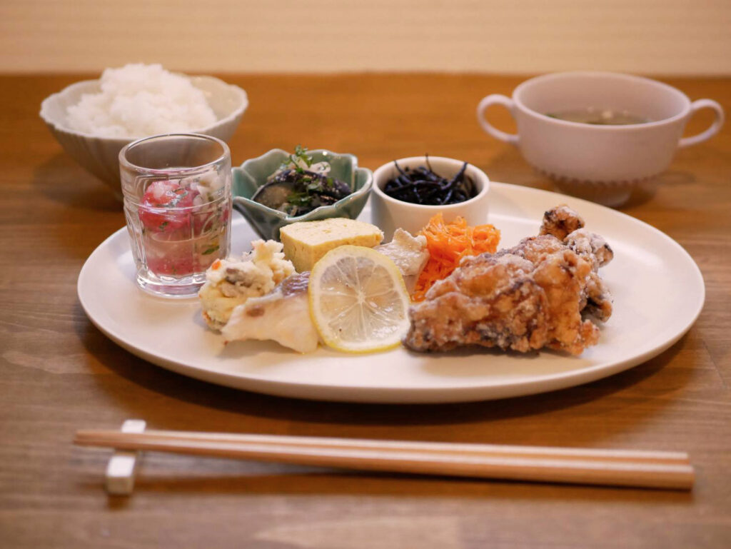 実際にお店に並ぶ予定の料理を試食してきました