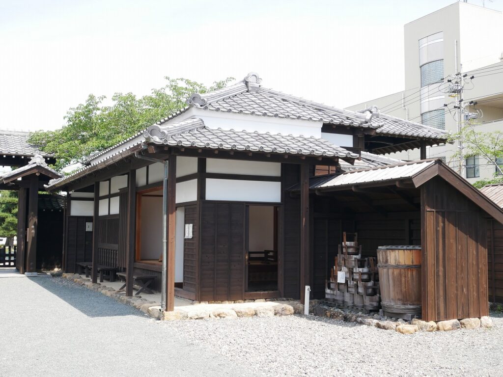 本番所の向かい側にある向番所など
