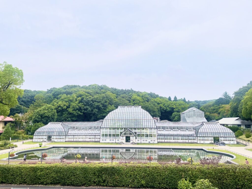 温室前館