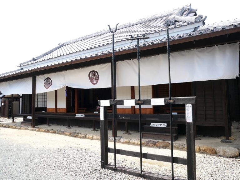 江戸時代の建物を復元した姫街道の要衝地・気賀関所へgo！│静岡県浜松市