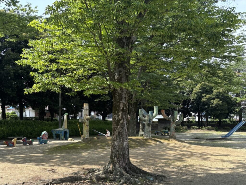 鑁阿寺敷地内の公園02