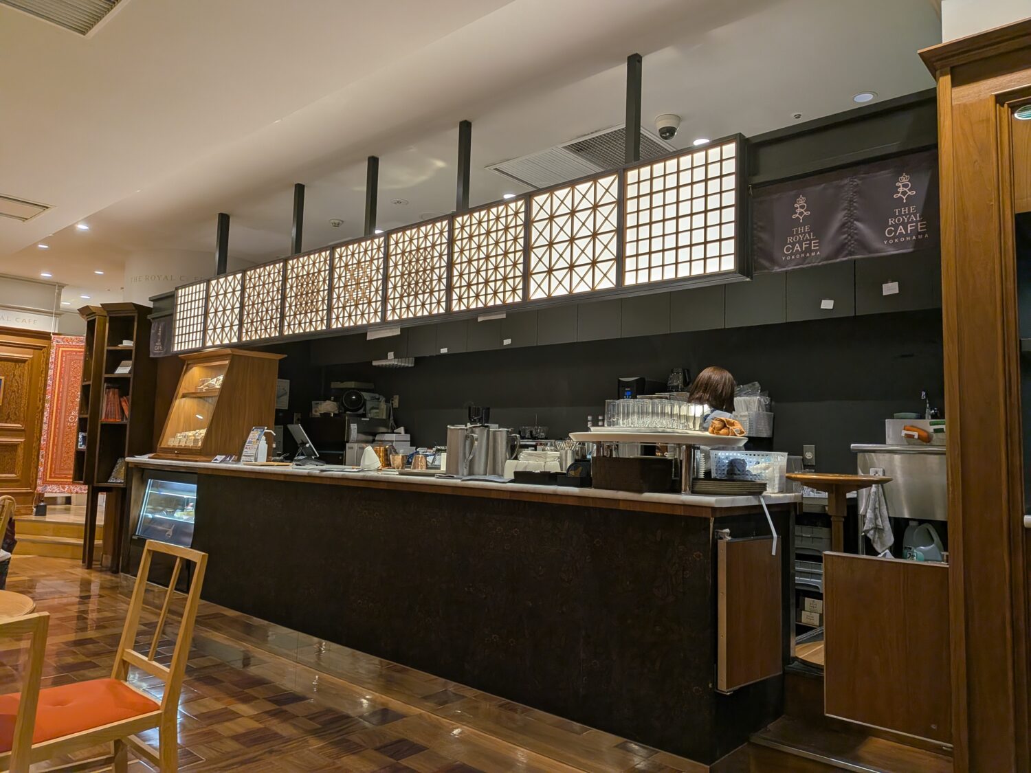 THE ROYAL CAFE YOKOHAMA MONTE ROSAのカウンターの様子