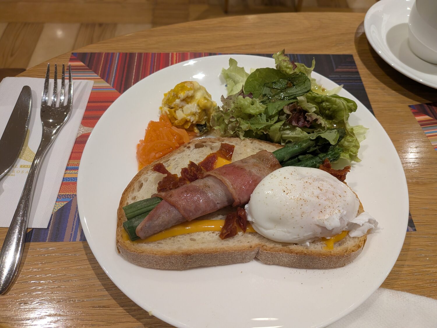 THE ROYAL CAFE YOKOHAMA MONTE ROSAの「アスパラベーコンのオープンサンド」