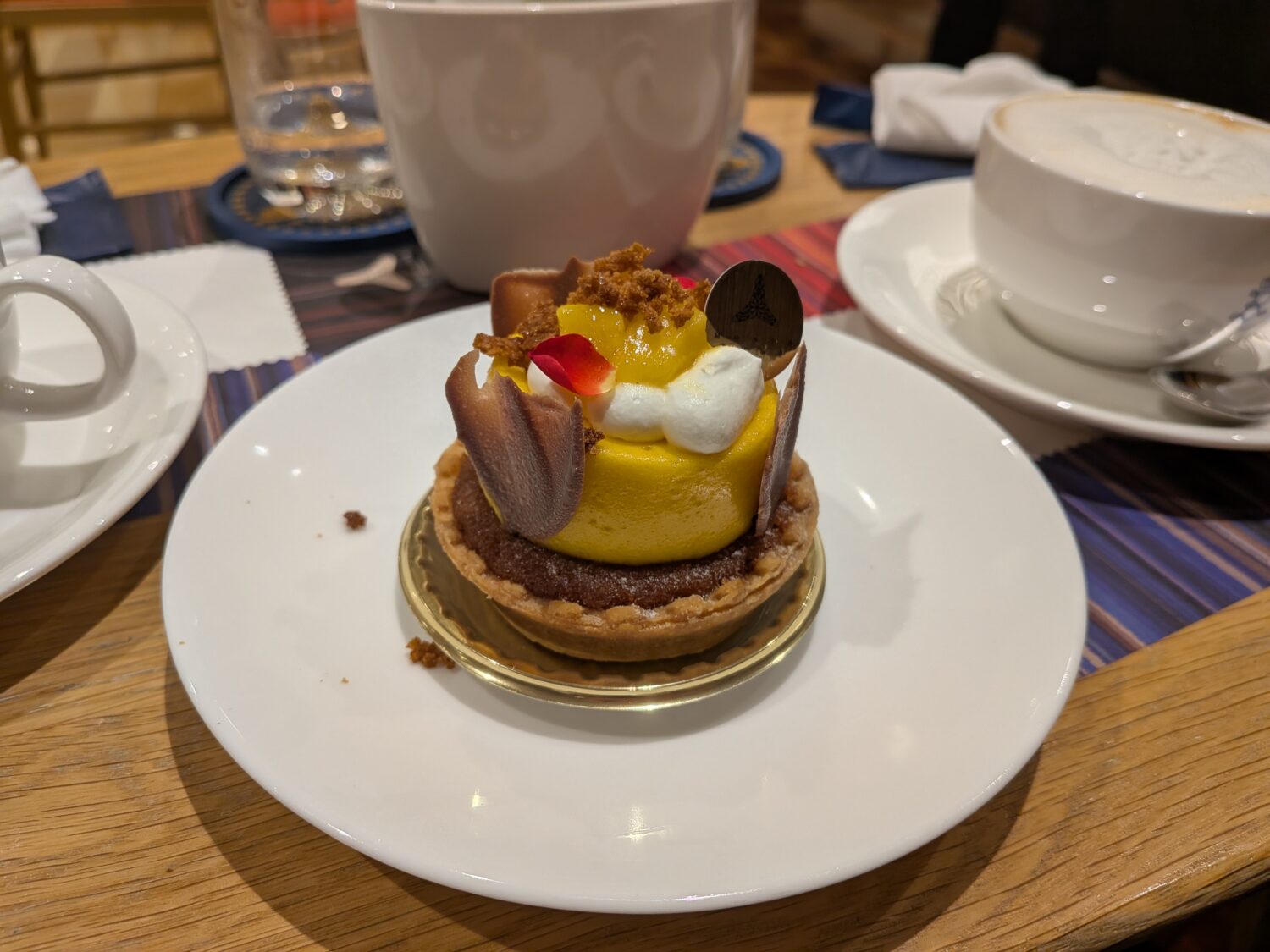 ロイヤルカフェの「マンゴー シブースト」