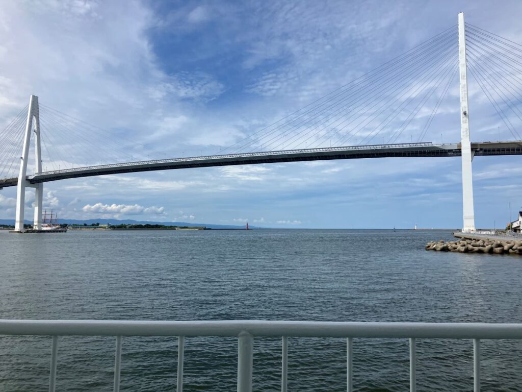 船からの大橋