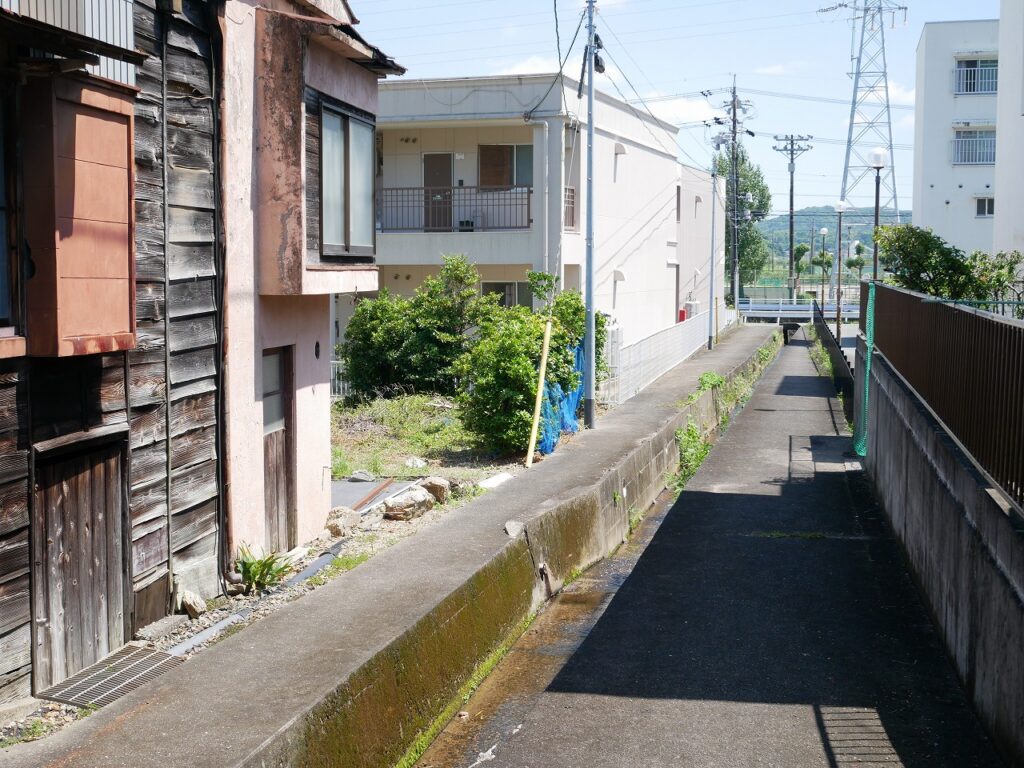 獄門畷沿いの小道