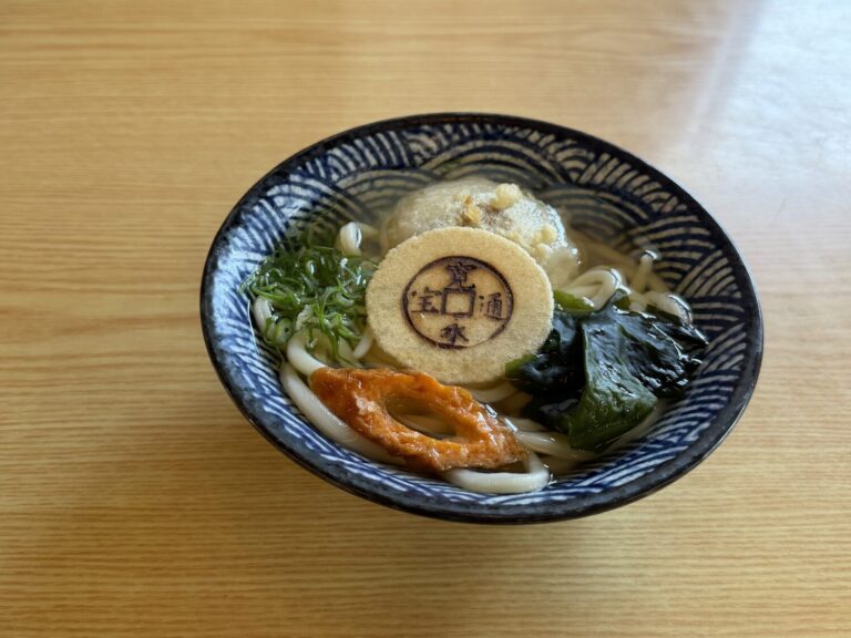 食べたらお金持ちになれるかも！？かねもちうどんが有名なお食事処「かなくま餅11号線」/香川県観音寺市