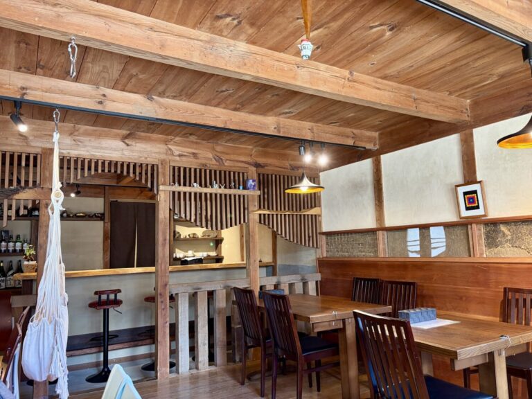 【兵庫県赤穂郡上郡町】木の温もりに包まれる「Partida」｜大阪から移住した夫婦が営む古民家カフェ